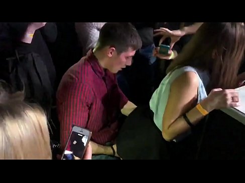 ❤️ Tunay na sex sa isang Russian nightclub. Ang 18-taong-gulang na batang babae na Ruso sa anus at puki ay nakipagkamay sa isang nightclub Homemade porn sa tl.eviewporn-com.ru ️❤